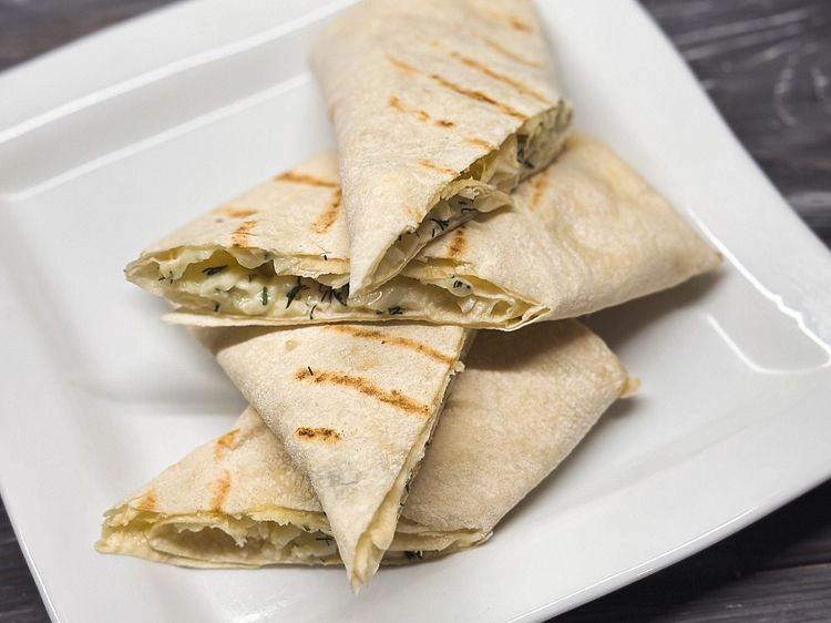 Лаваш сулугуні