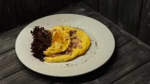 Омлет із шинкою